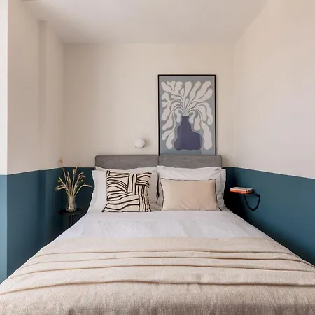 Exceptional Living Lofts By Upstreet Apartment *