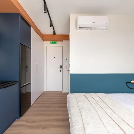 Exceptional Living Lofts By Upstreet Apartment