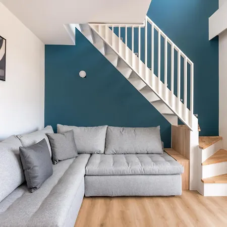 Exceptional Living Lofts By Upstreet